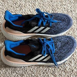 Adidas Women’s Black and Blue Sneakers